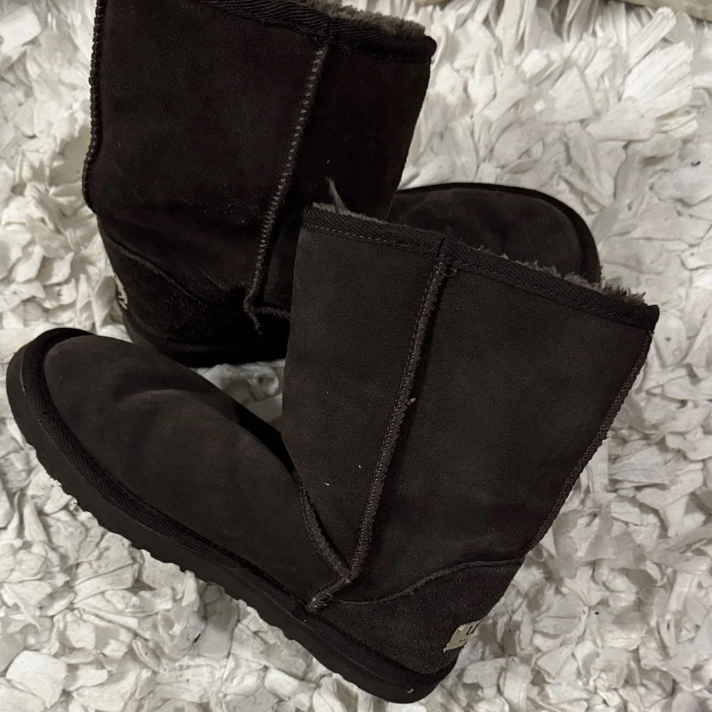 Ugg Women's  Size 7 Brown Clean